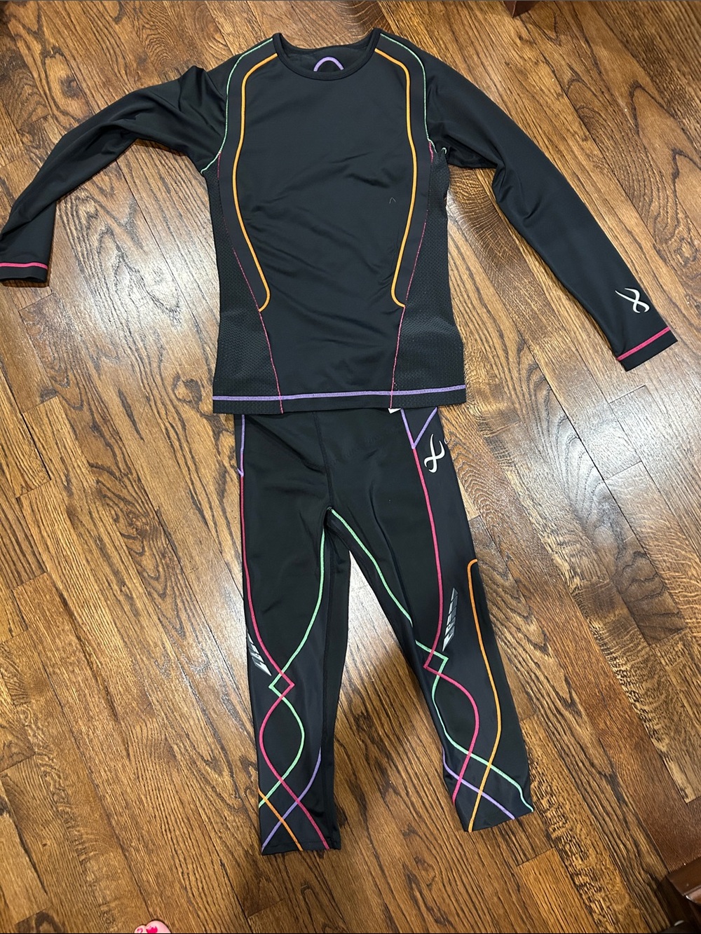 CW-X Black Women's Rashguard Set with Multicolor Piping
